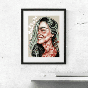Retrato ilustrado de chica Feliz haciendo una sonrisa dentro de una marco sobre una pared.
